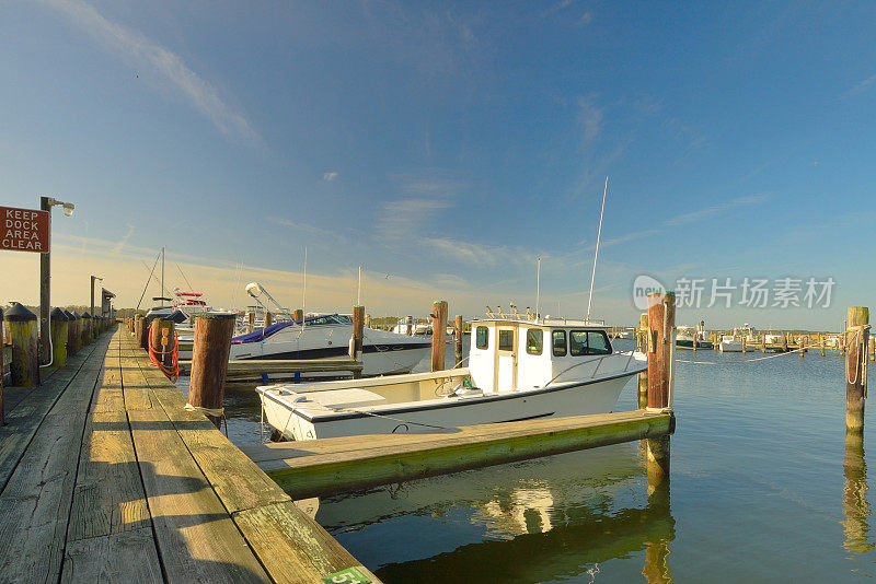 秋天的Choptank Marina Crabber